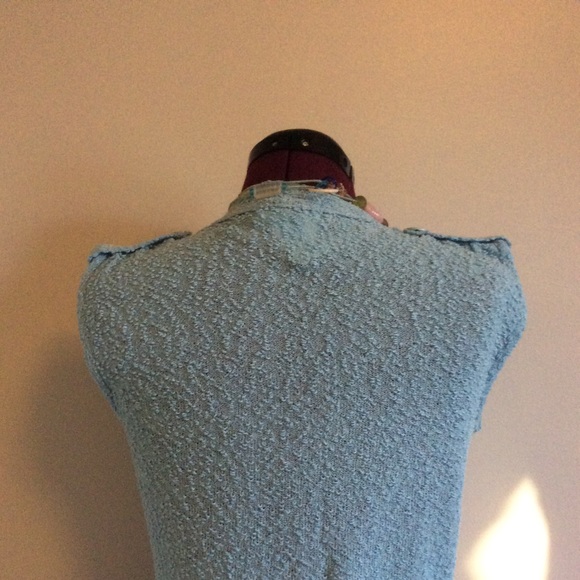 Vintage 80s Baby Blue Sleeveless Top ππ©π»βπ€ - Picture 3 of 3